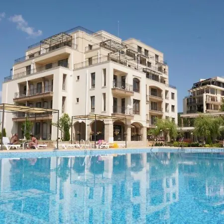 Charming Studio In A With A Pool Lejlighed